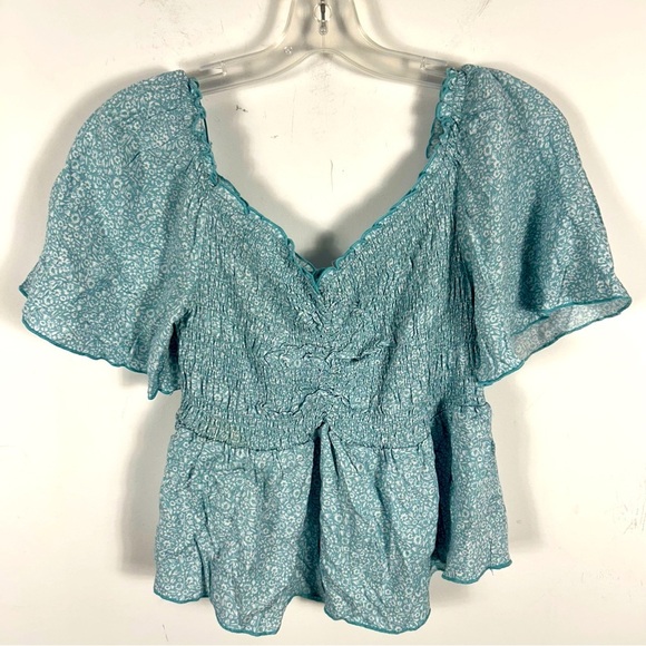 NWT urban romantics Floral Blue Women's Top L - Picture 3 of 10